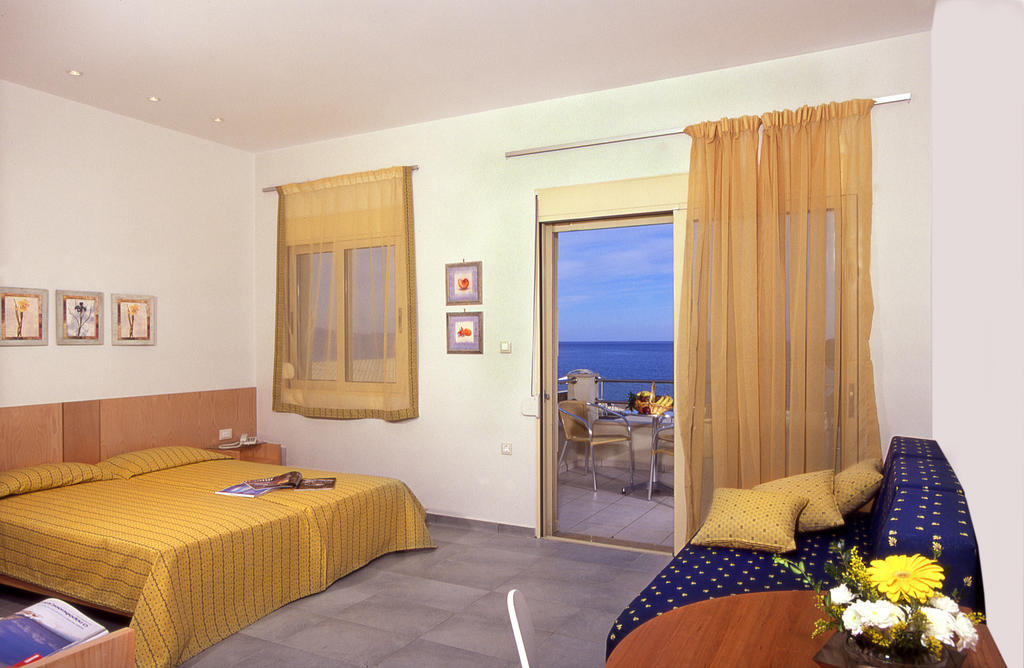פלטניאס Lissos Beach חדר תמונה